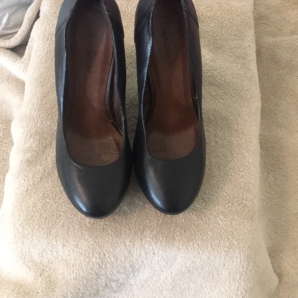 Heels - Picture 1 of 3